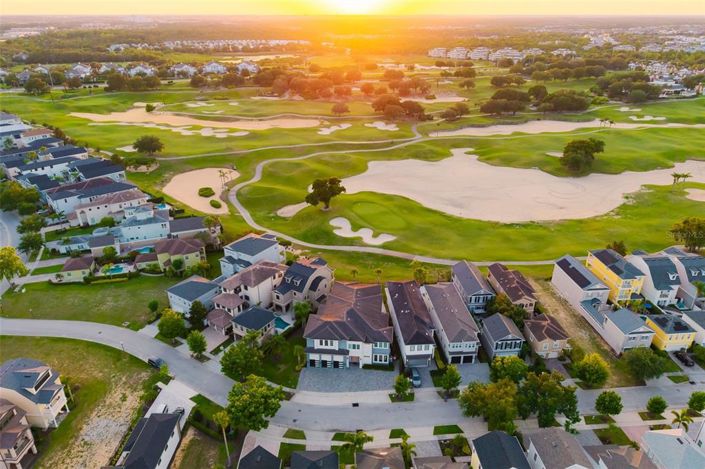 Image No.74-10 Bed Property for sale