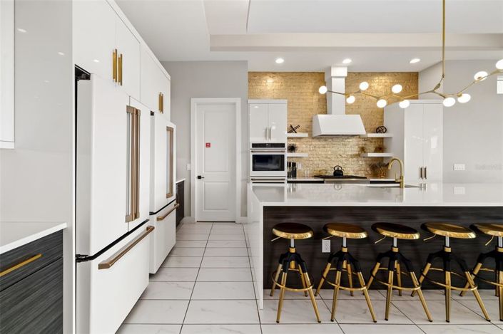 Image No.9-10 Bed Property for sale