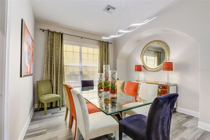 Image No.10-5 Bed Property for sale