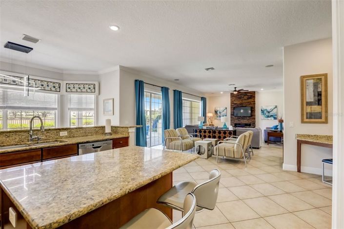 Image No.16-5 Bed Property for sale