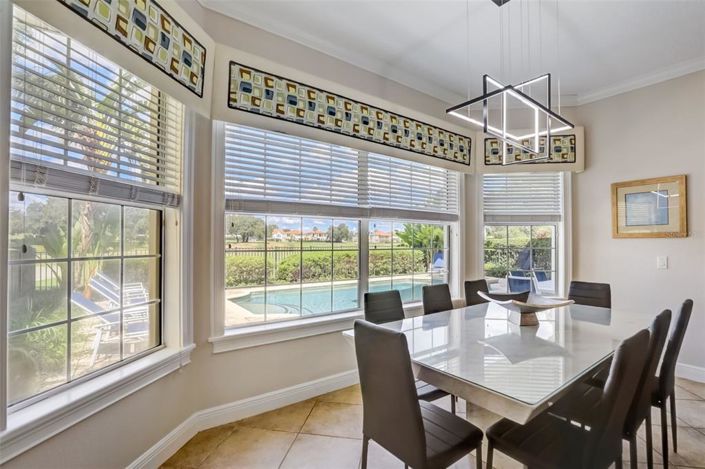 Image No.19-5 Bed Property for sale