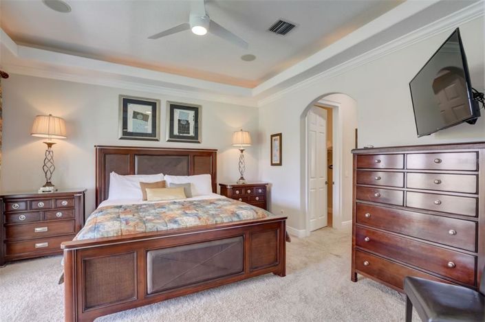 Image No.32-5 Bed Property for sale