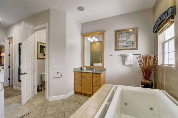 Image No.37-5 Bed Property for sale