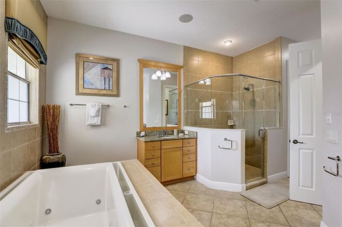 Image No.38-5 Bed Property for sale