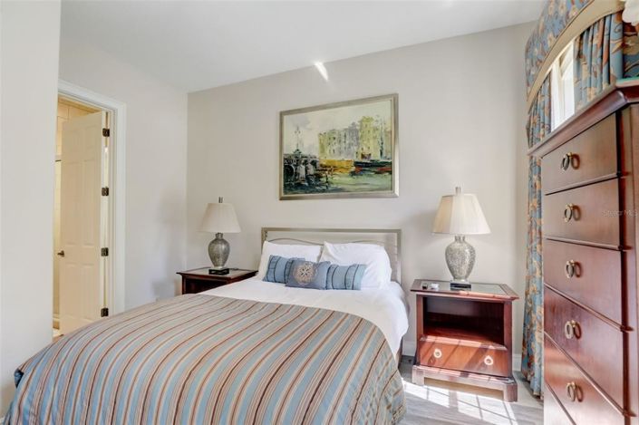 Image No.48-5 Bed Property for sale