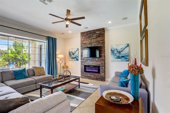 Image No.8-5 Bed Property for sale