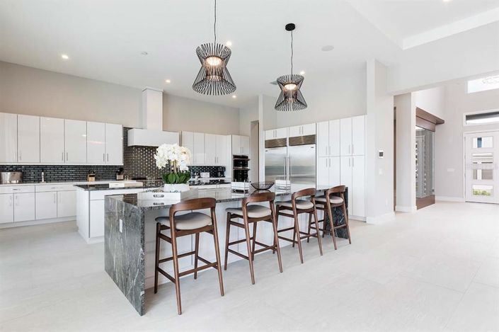 Image No.10-10 Bed Property for sale