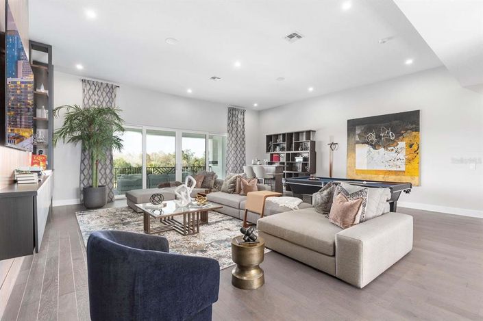 Image No.11-10 Bed Property for sale