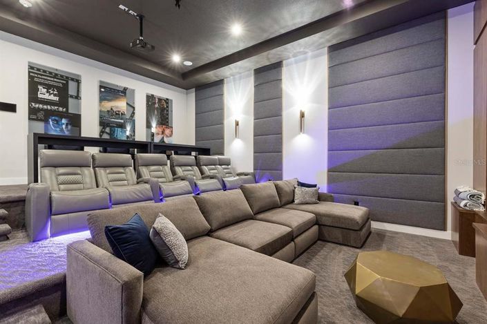 Image No.16-10 Bed Property for sale