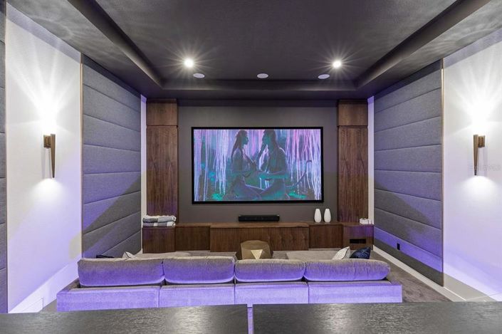 Image No.17-10 Bed Property for sale