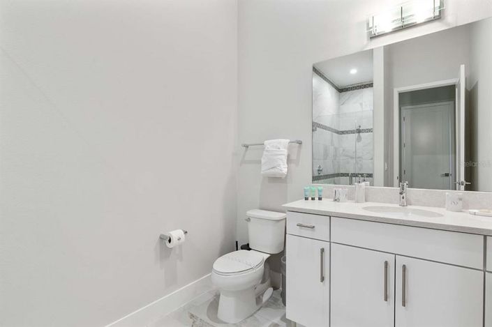 Image No.22-10 Bed Property for sale