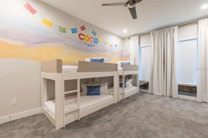 Image No.25-10 Bed Property for sale