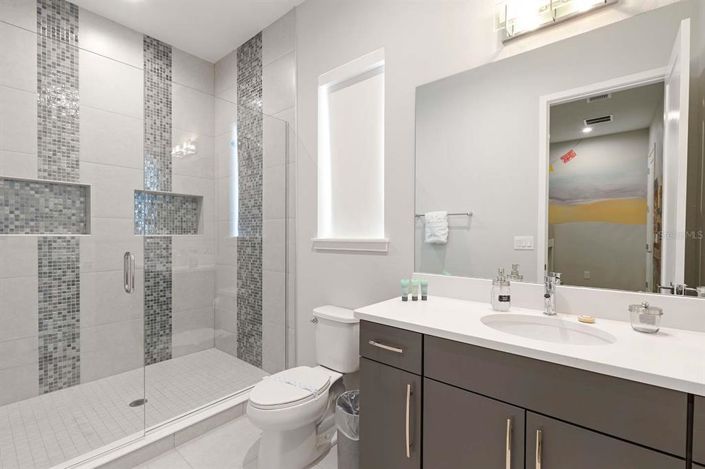 Image No.27-10 Bed Property for sale