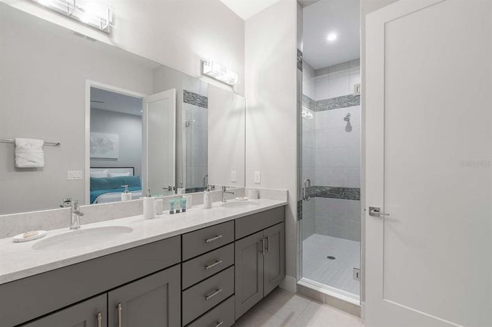 Image No.35-10 Bed Property for sale