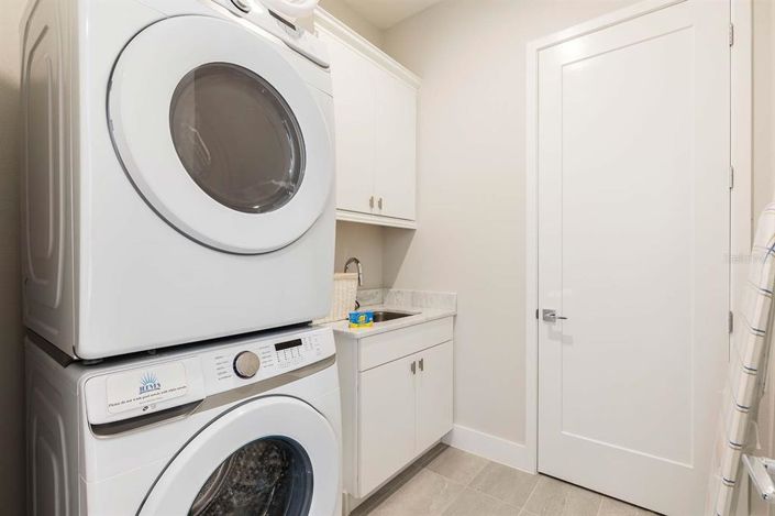 Image No.37-10 Bed Property for sale