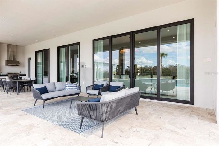 Image No.40-10 Bed Property for sale