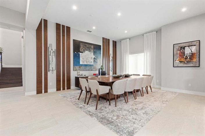 Image No.5-10 Bed Property for sale