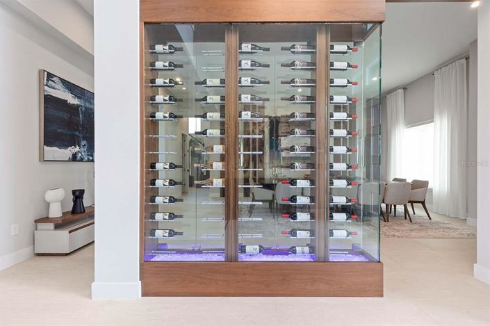 Image No.6-10 Bed Property for sale