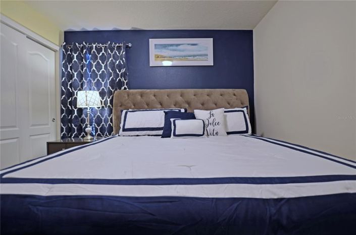 Image No.38-8 Bed Property for sale