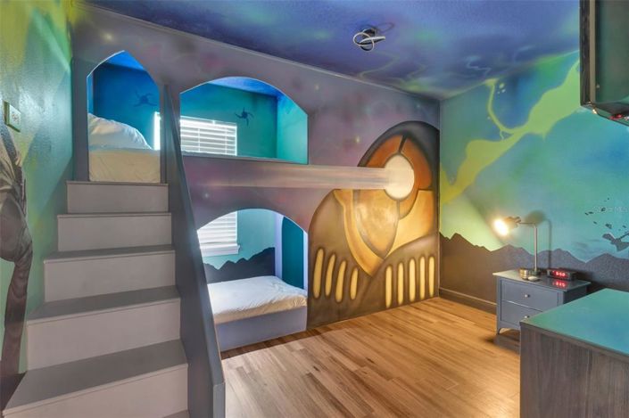 Image No.16-11 Bed Property for sale