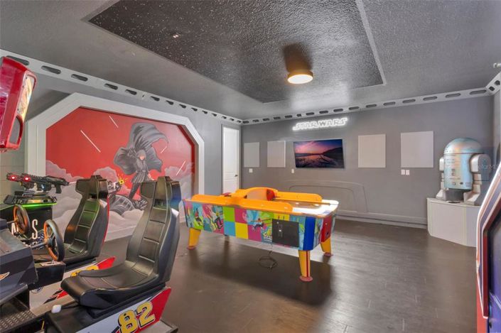 Image No.22-11 Bed Property for sale