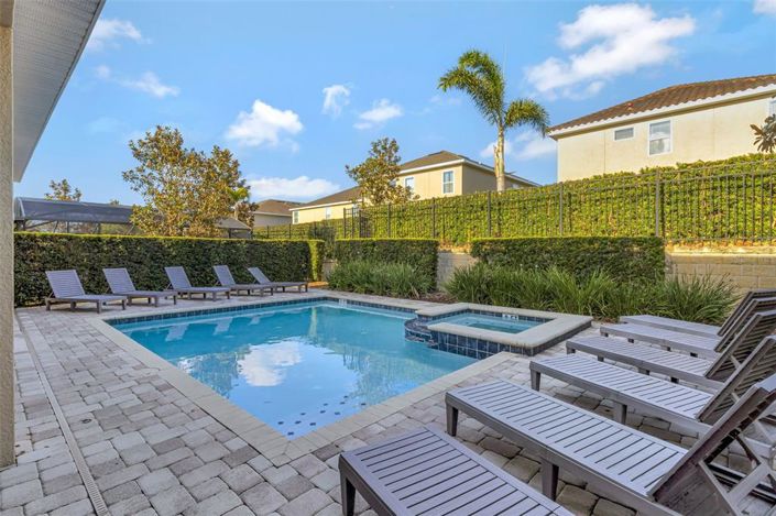 Image No.26-11 Bed Property for sale