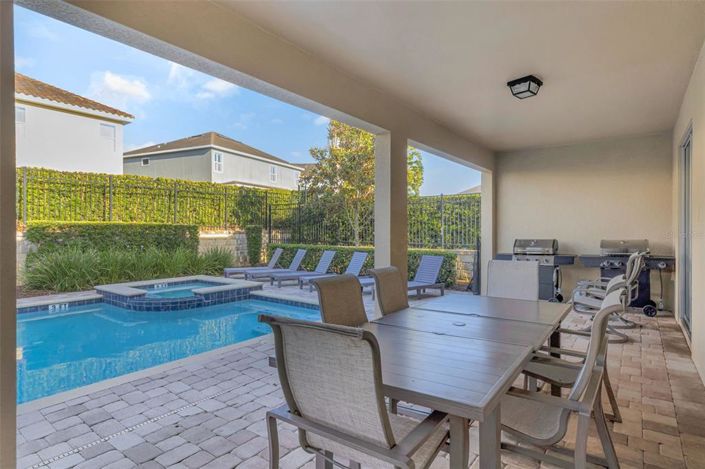 Image No.28-11 Bed Property for sale