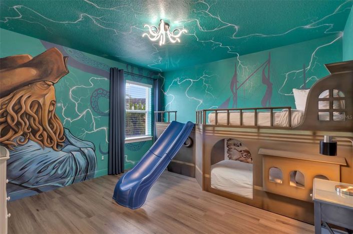 Image No.4-11 Bed Property for sale