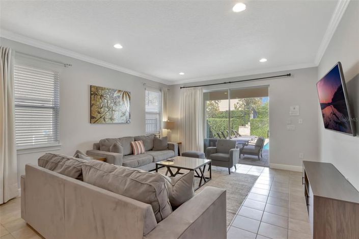 Image No.42-11 Bed Property for sale