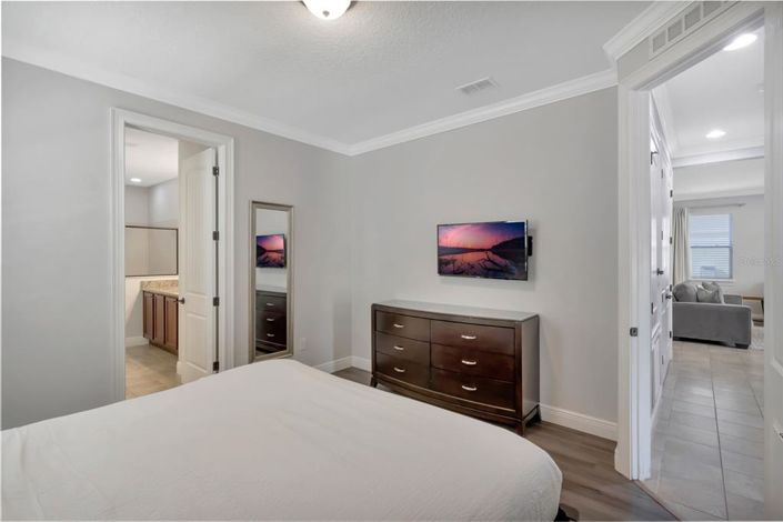 Image No.53-11 Bed Property for sale