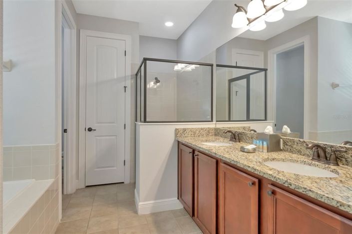 Image No.55-11 Bed Property for sale