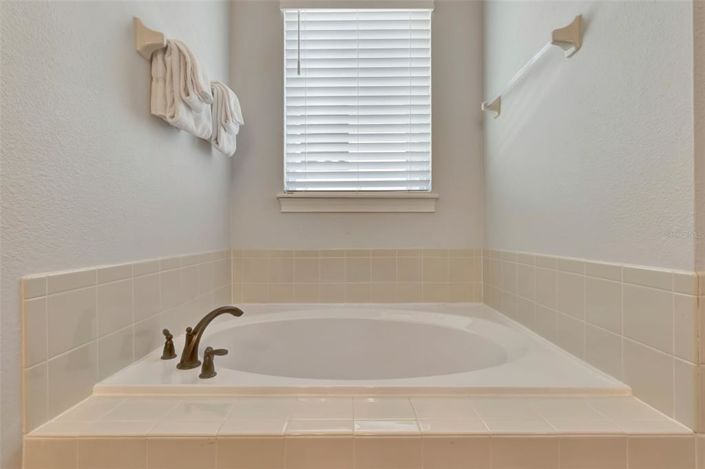 Image No.56-11 Bed Property for sale