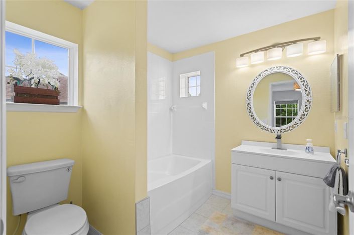 Image No.18-4 Bed Townhouse for sale