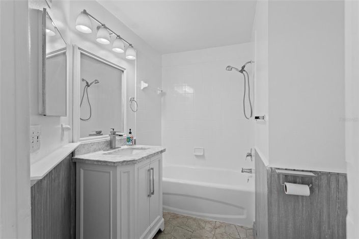 Image No.23-4 Bed Townhouse for sale