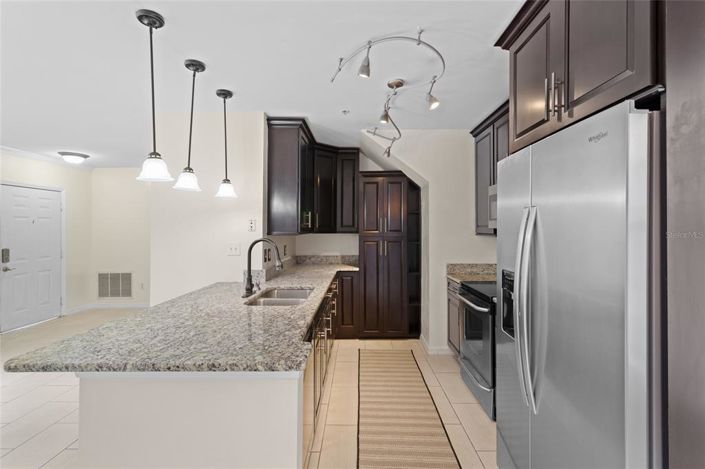 Image No.7-4 Bed Townhouse for sale