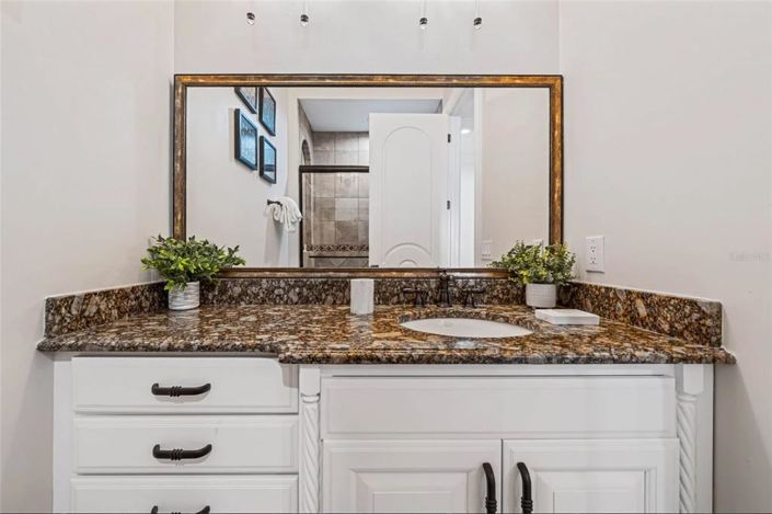 Image No.25-5 Bed Property for sale