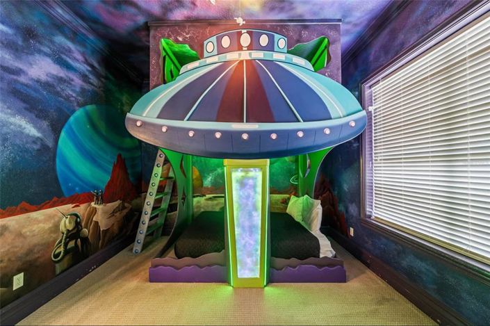 Image No.32-5 Bed Property for sale