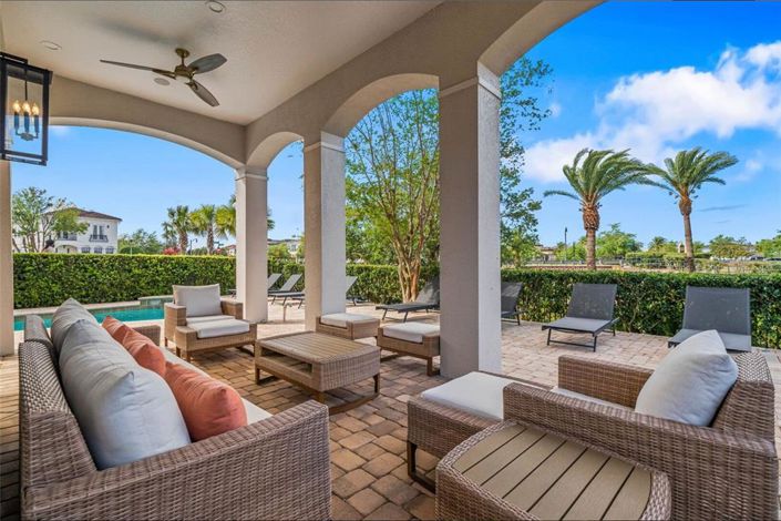 Image No.8-5 Bed Property for sale