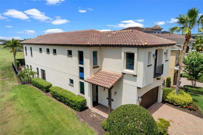 Image No.1-5 Bed Property for sale