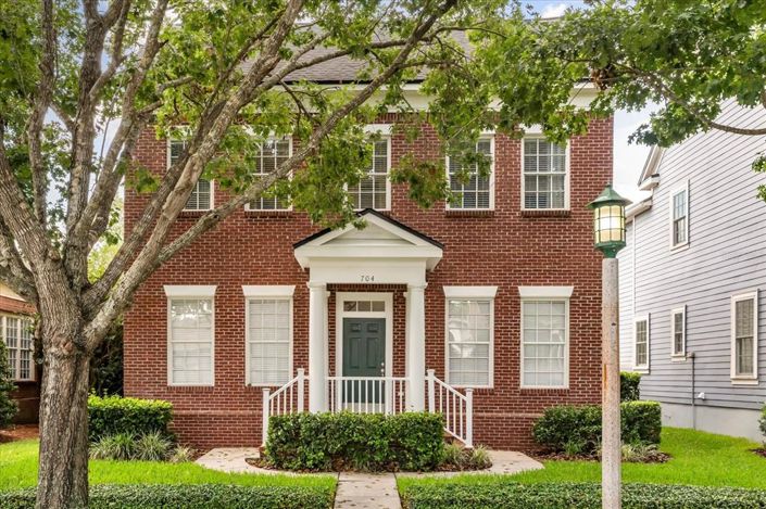 Image No.2-4 Bed Property for sale