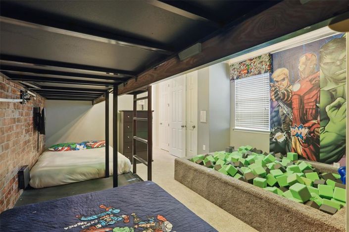 Image No.31-7 Bed Property for sale