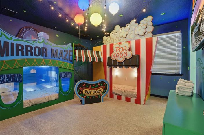 Image No.4-7 Bed Property for sale