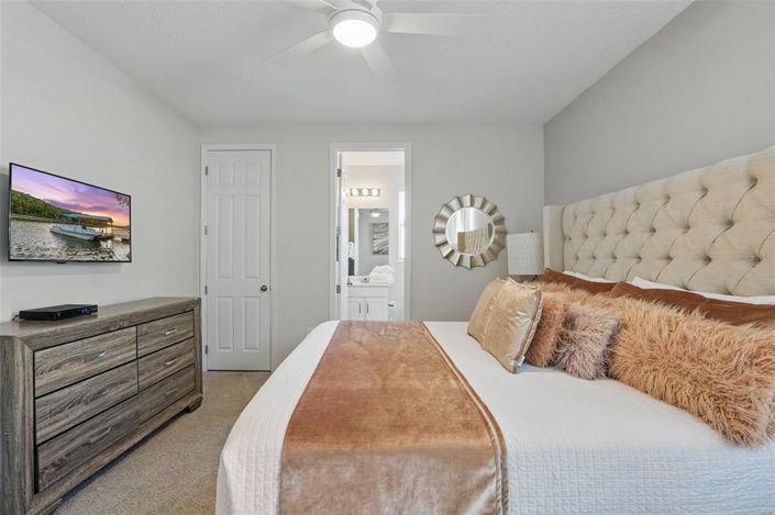 Image No.40-7 Bed Property for sale