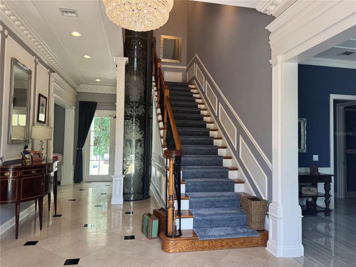 Image No.10-6 Bed Property for sale