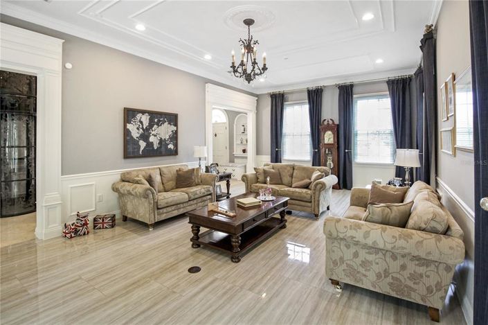 Image No.13-6 Bed Property for sale