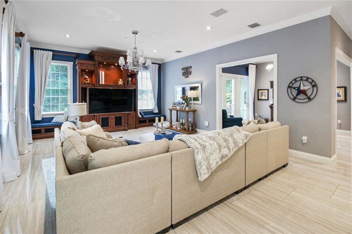 Image No.21-6 Bed Property for sale