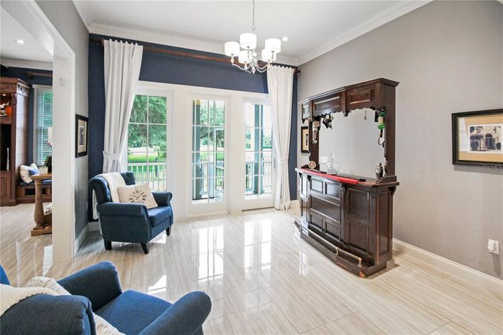 Image No.22-6 Bed Property for sale