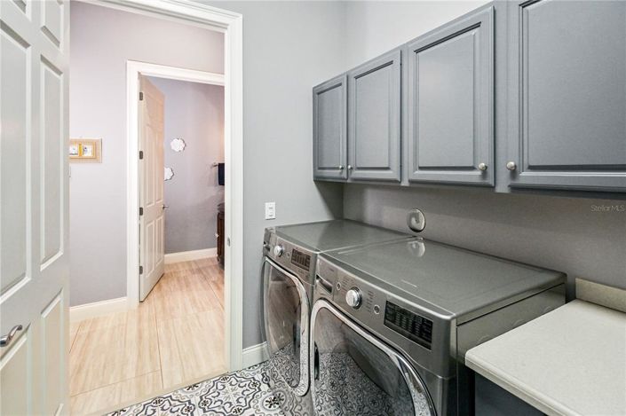 Image No.25-6 Bed Property for sale