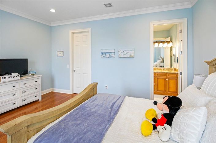 Image No.40-6 Bed Property for sale