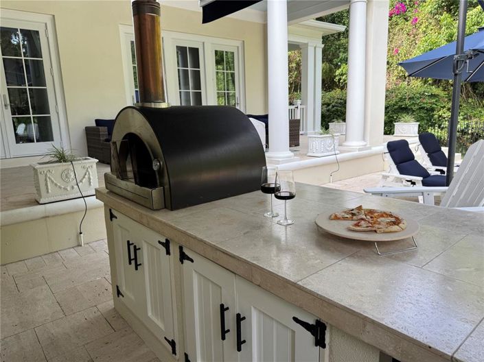 Image No.51-6 Bed Property for sale